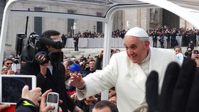 Papa Francisc, operat de urgență! Suveranul Pontif va trece printr-o intervenție chirurgicală la abdomen
